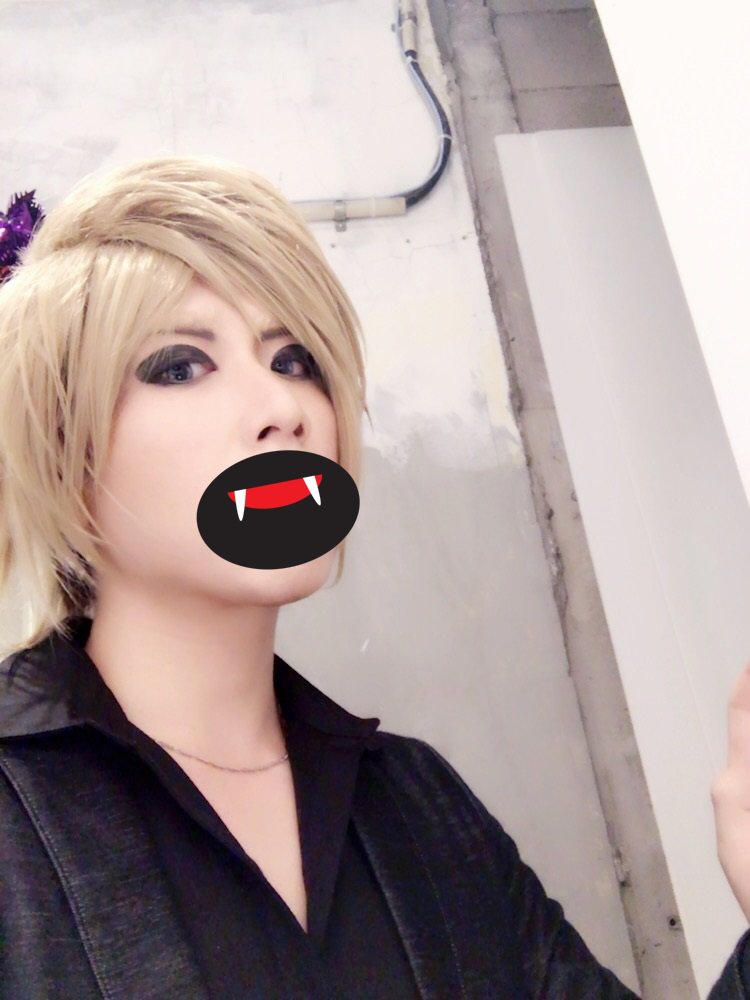 スナザメ 顔出しはしてないので口元は隠させてくだせえ なんかカラスマスクとかの他のマスクも用意すれば良かった 試しにキバマスクしてみたらすげぇ違和感でした