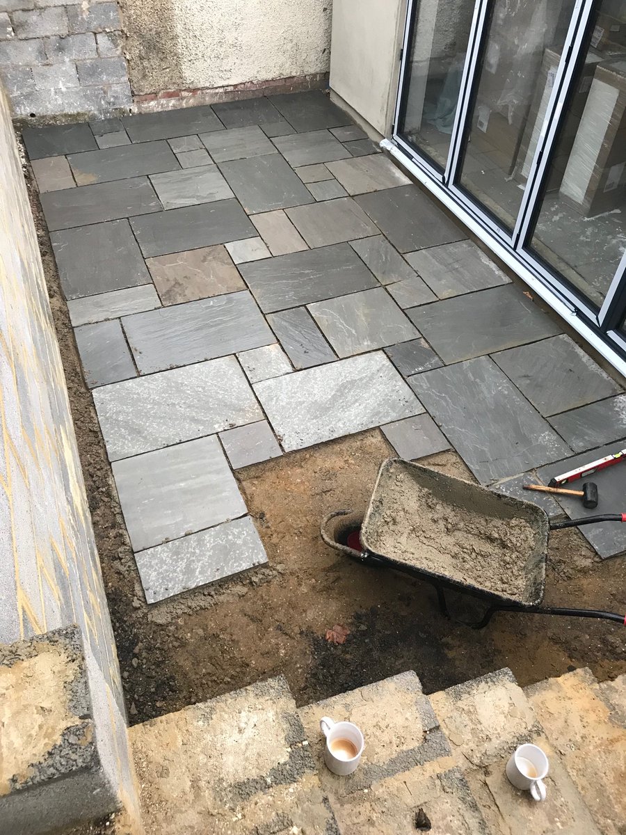 SSurfacing's tweet image. New patio going good👍🏻