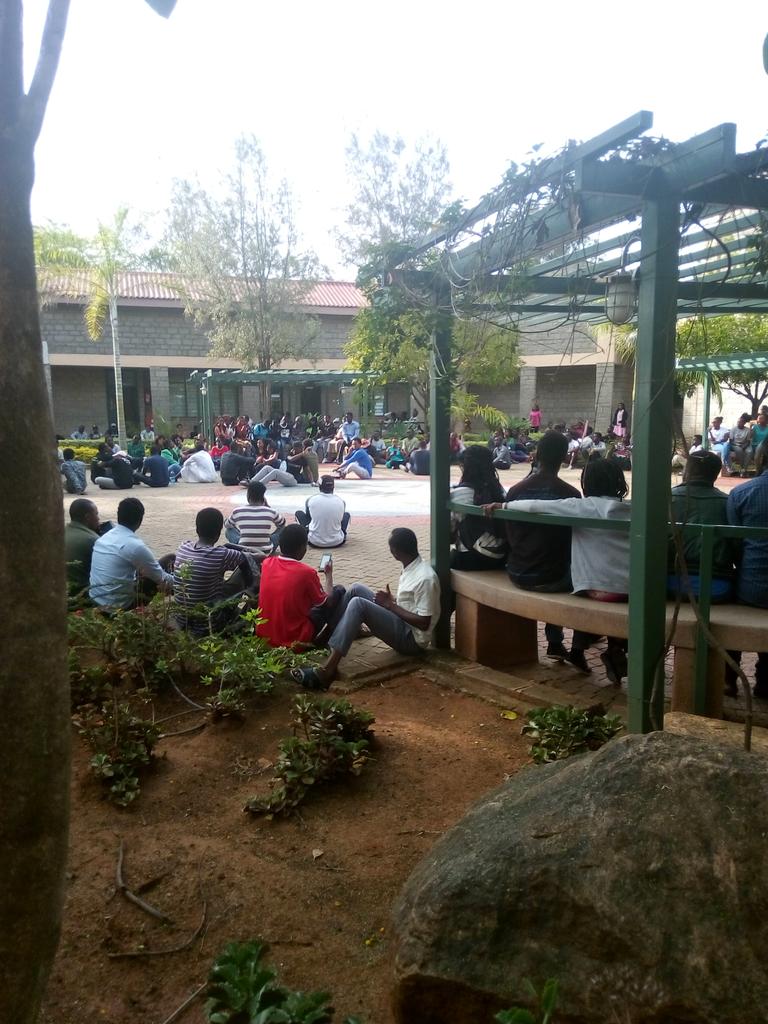 MwikaMutabari's tweet photo. #DaystarUniversityRot
Timothy wachira calls police on peaceful students who the only violent thing they have done so far is sit and tweet their grievances, He must go! https://t.co/O2L6ninGEe