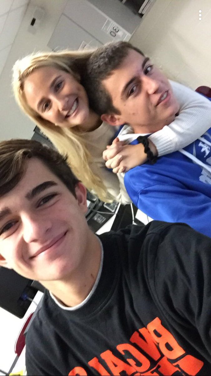 joshuagray2000's tweet image. This is Sylvia and she is thankful for Alex Barlow. #cooperkindess #SelfieWithAStranger #cooperlovers