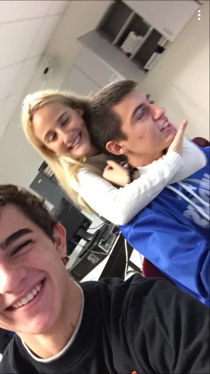 joshuagray2000's tweet image. This is Sylvia and she is thankful for Alex Barlow. #cooperkindess #SelfieWithAStranger #cooperlovers