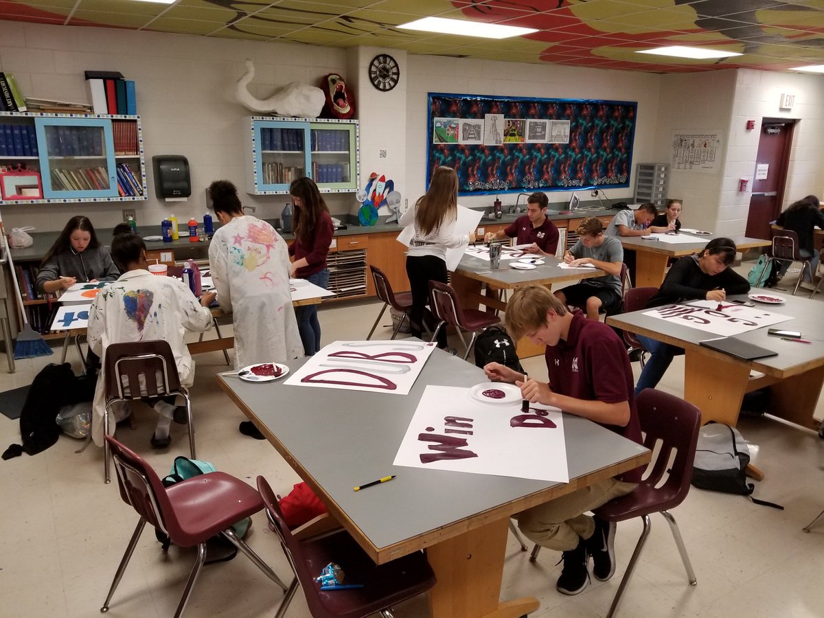 willclarkmhs's tweet photo. Playoff art factory @MagnoliaHighTX https://t.co/o6d8jG1S3a