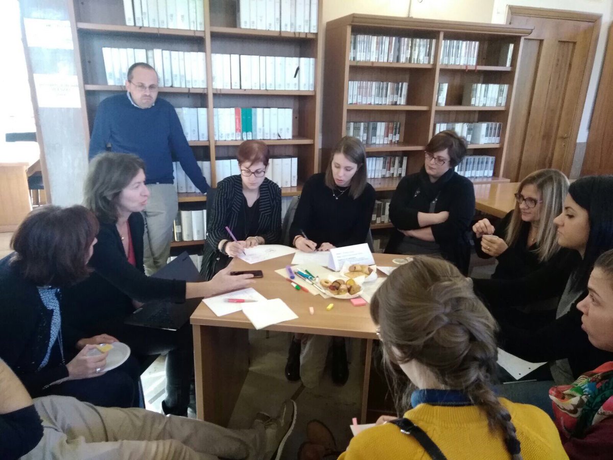 DSFUCI's tweet photo. I meeting degli Alumni di Arezzo-Unisi Club LM85 #Unisi #Dsfuci #LM85 #university #us #Alumni https://t.co/6wLHlsbxEG