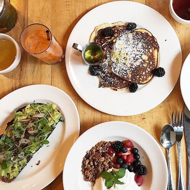 AloftChicago's tweet image. Do you know where you're Brunchin' this weekend. Can we help? Visit @BeatrixChicago for yummy bites like these