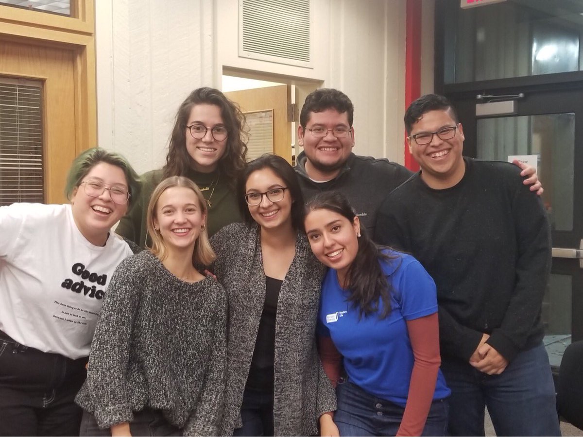 What an amazing #latino #hispanic #community we have at <a href="/RyersonU/">Ryerson University</a> Ryerson. Thank you to <a href="/Clauditasan26/">Claudia Sanchez-Jara</a> for facilitating <a href="/trimentoring/">Tri-Mentoring Program</a> Group Mentoring Session yesterday 💛💙 #RyersonSA #WeAreTMP