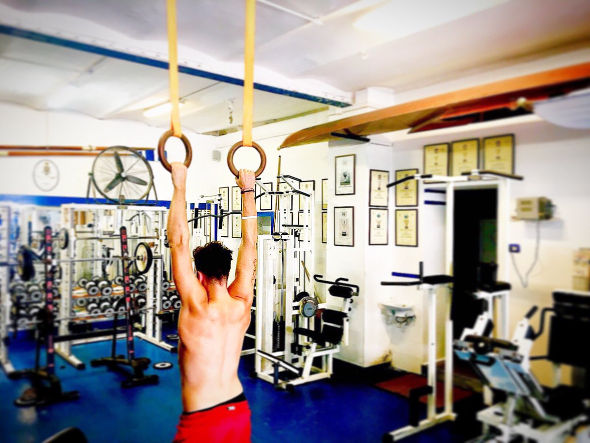 Se c’è da lottare lotta. Se c’è da combattere combatti. Se c’è da sudare suda. Quando c’è qualcosa per cui vale la pena lotta, combatti e suda per quello che ami. ❤️💪 #gym #mylife #nevergiveup #napoli #training #allenamento