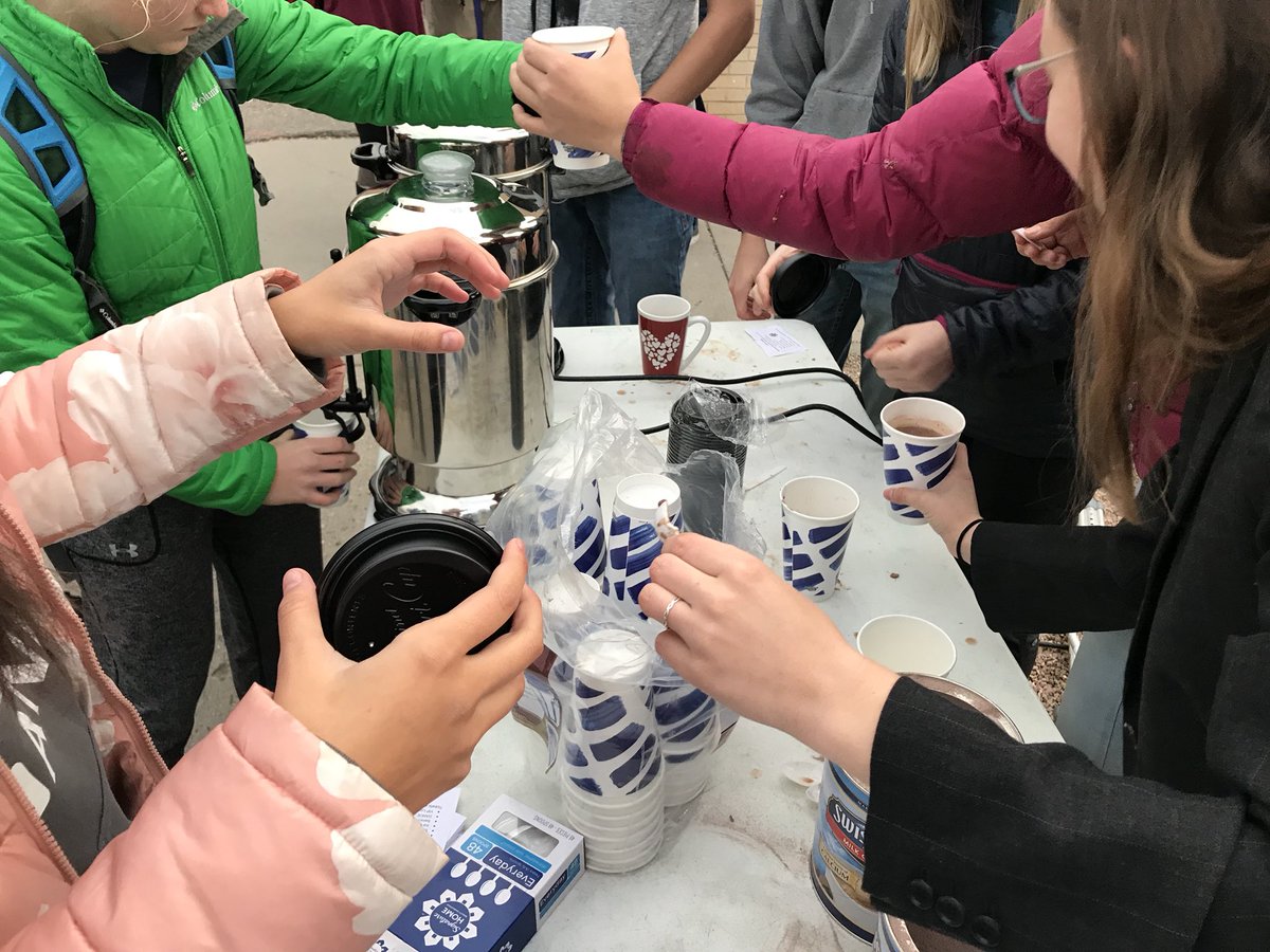 FMHS_StuCo's tweet photo. Come get some hot cocoa and information about white nights ❄️ at the blue gates!!!☕️🍩💙 https://t.co/vHjCr9Amtl