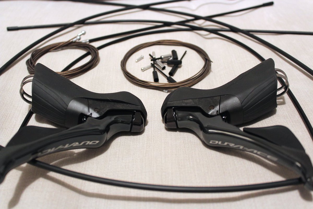 bici_it's tweet photo. #Shimano ST-R9100 Dura-Ace 2x 11s STI brake and shift levers available at 375€ on https://t.co/PfknJNIog9 👀🚴♀️🔝🚴😎
#duraace #durace #r9100 #rideshimano #shimanoroad #brakelever #shiftlevers #roadcycling #roadbike #cycling #lovecycling #cyclinglove #deals #onsale #ciclismo https://t.co/jf7JG2sTWA