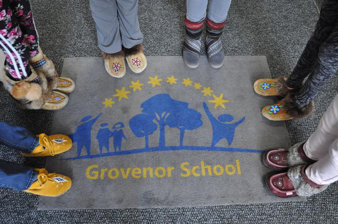 GrovenorSchool's tweet photo. Students @GrovenorSchool are rockin' their mocs today! #RockYourMocs #rym2017 #epsb https://t.co/1lYls3RCco
