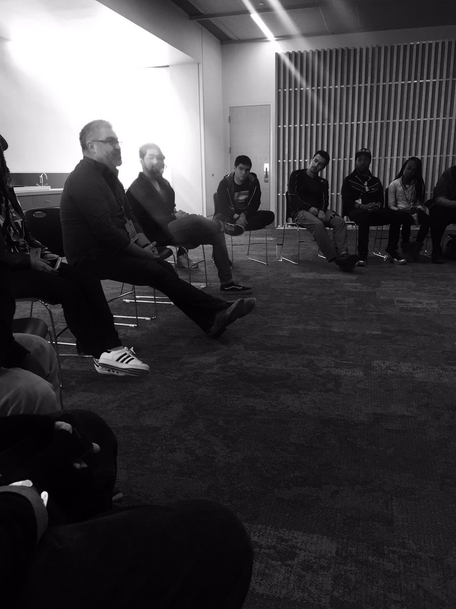JakaraMovement's tweet photo. Learning about municipality as the keystone of building power and fighting for justice. From lighting to public transit, what does youth power look like? #TogetherForBrothers #Juntos at #BACALibrary #YouthPowerRising @THE_FCYO https://t.co/PK4TLXXvnM