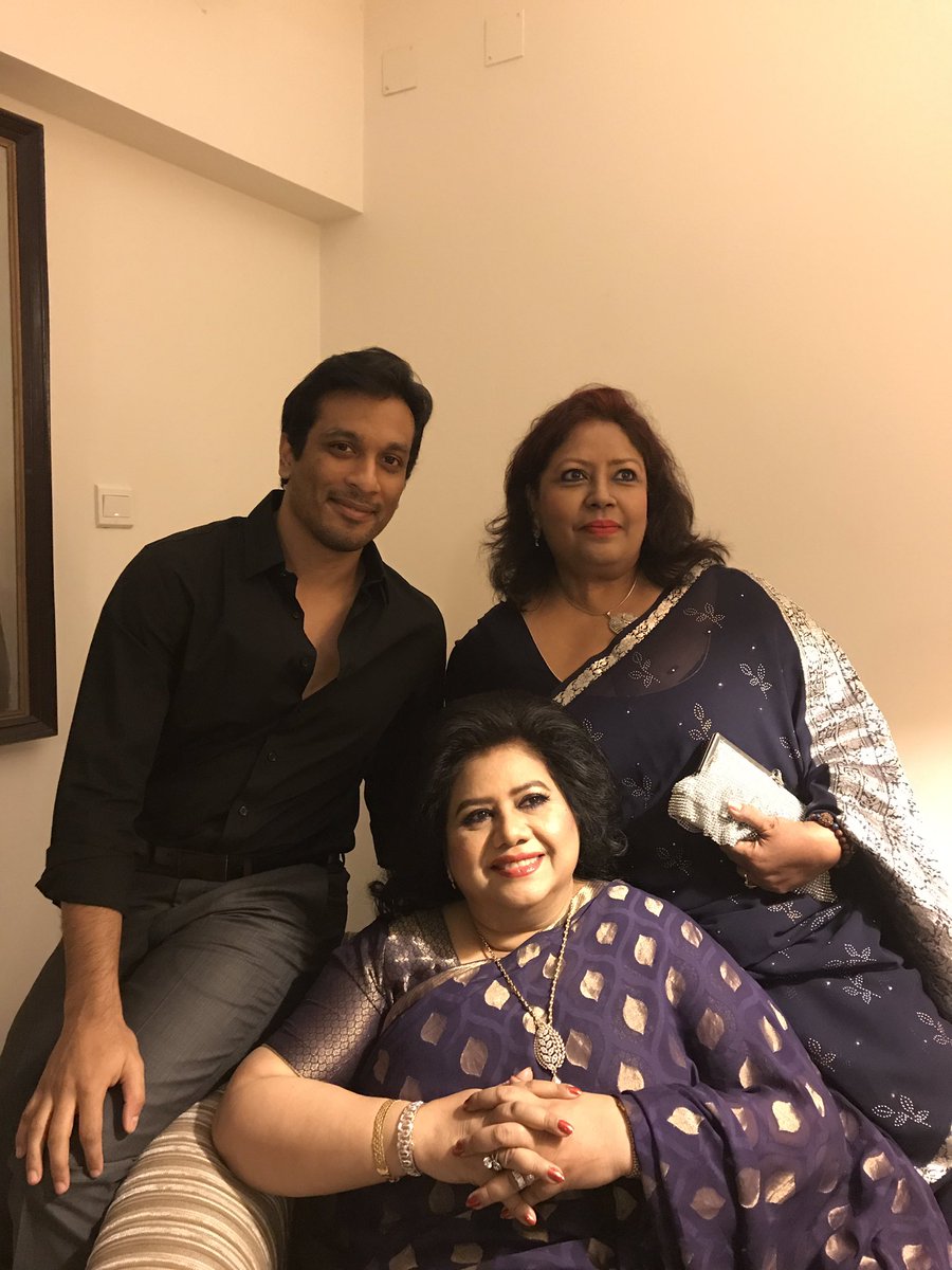 Nooriverse's tweet photo. Rahsaan Noor at Runa Laila birthday https://t.co/pP0dnHcpyL