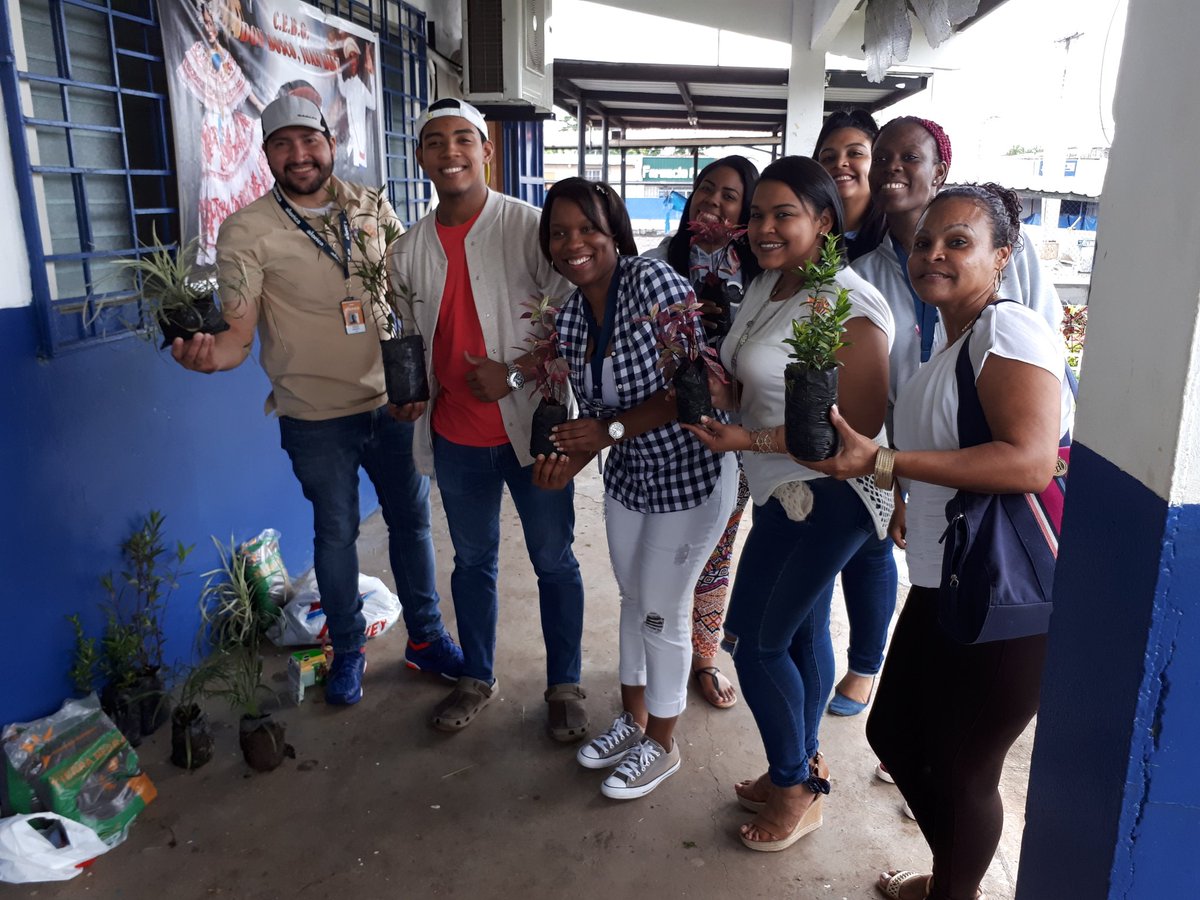 cesparej's tweet photo. #comunitygarden
@DidimoAg @Greg_MPCS @Josie_MPCS fundraiser sponsored agents Panama https://t.co/6eYhnuXyh1