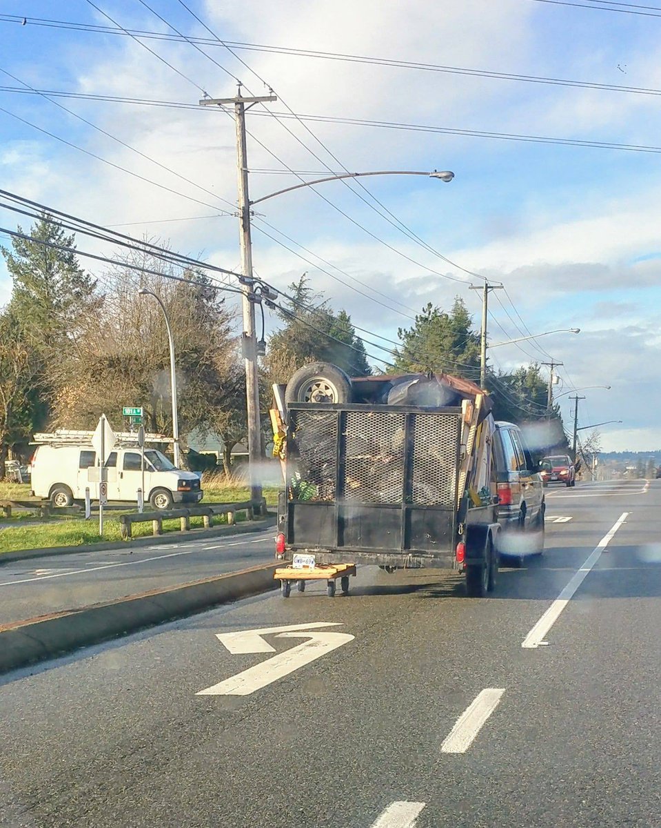 So, this is a real photo and I’ll give you a moment to notice what is very, very wrong. Taken in Surrey yesterday. <a href="/Jalopnik/">Jalopnik</a> <a href="/GlobalBC/">Global BC</a>