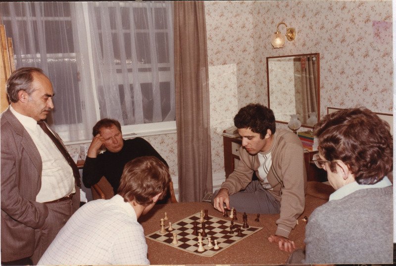 Douglas Griffin on X: Karpov-Korchnoi, 18th match-game, FIDE Candidates'  final, Moscow 1974. (Source: TASS, photographer: V. Savostianov.) #chess   / X