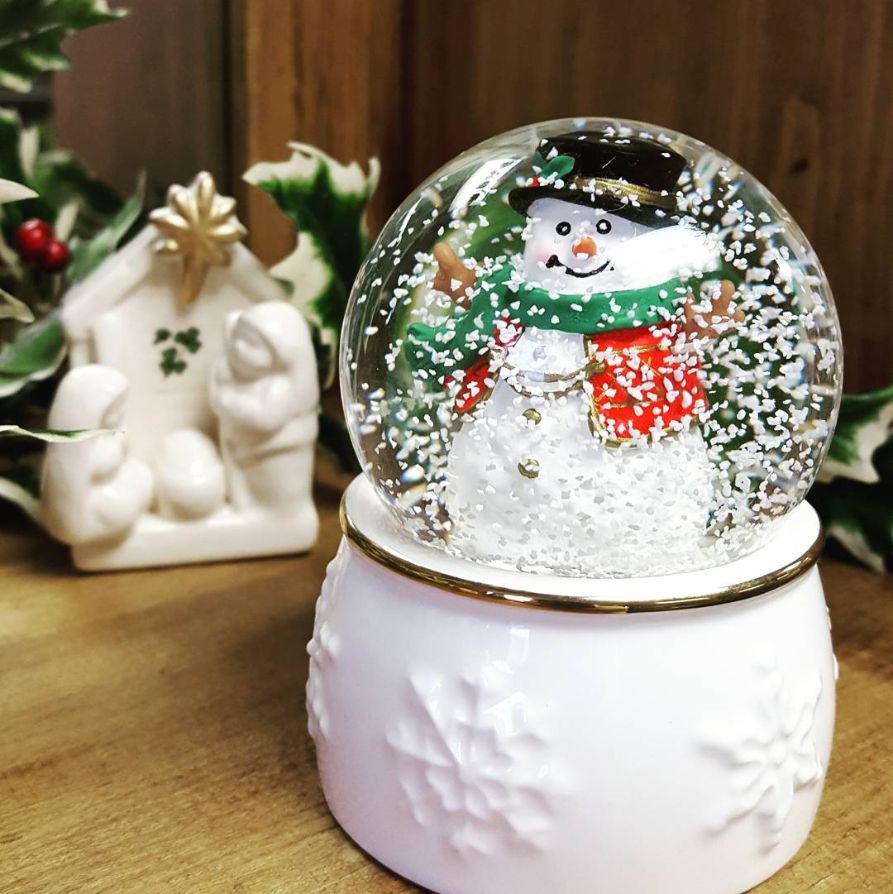 1232IrishIrish's tweet photo. Let it Snow! #irish #irishsnowman #irishchristmas #christmas #christmasdecor  #christmasiscoming #christmasgifts #snowmanaddiction #snowmanaddict #belleek #belleekchina #belleekpottery #snowglobe #nativity  #irishconnoisseur #glenview #shopsmall #shoplocal #shopwithme https://t.co/7KKV9BnaAq