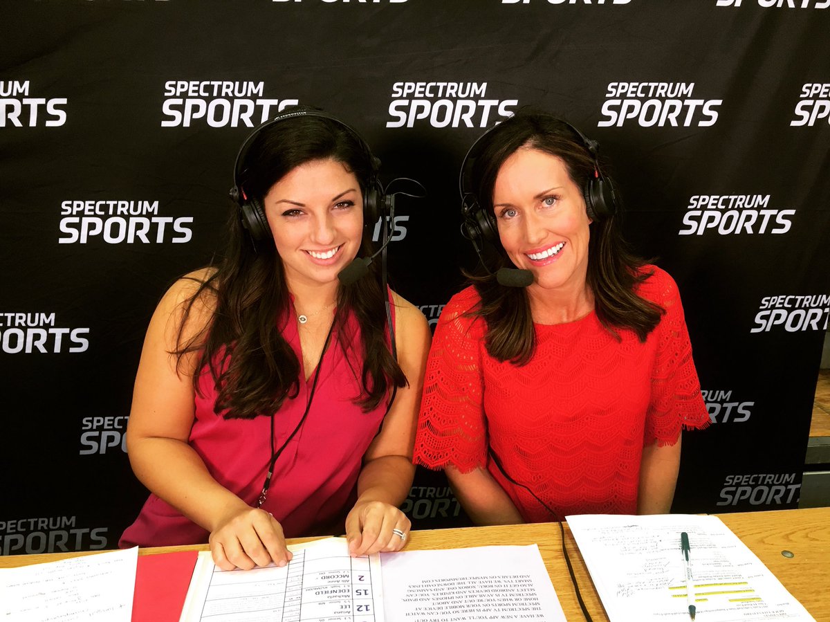 DespinaBarton's tweet photo. And that is a wrap from State Vball for me... throwing a little sleepy eye here for you.. but had a blast and gotta give a huge shout out to @AnnesleyCassid4 for being my partner in crime. #HappyFriYay #WhoRunthe🌎 #PxPAdventures https://t.co/85FuzgOFBH