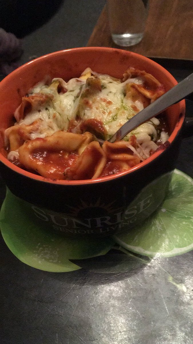 SlumanBee's tweet photo. Even on a Friday night, @SunriseSrUK is there!! #pastasauce #nojar #allflavour https://t.co/iTuzzLEmRD