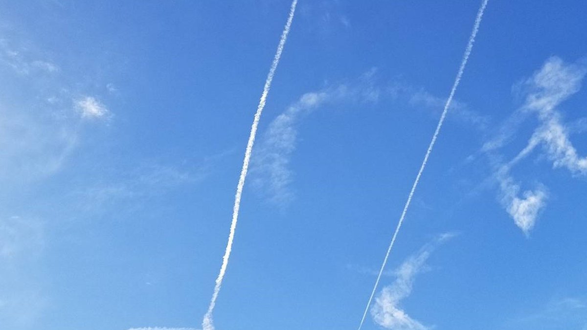 10TV's tweet photo. US Navy pilot uses plane to create obscene skydrawing https://t.co/ra9N2P7UkT #10TV https://t.co/8XiI4H9nZa