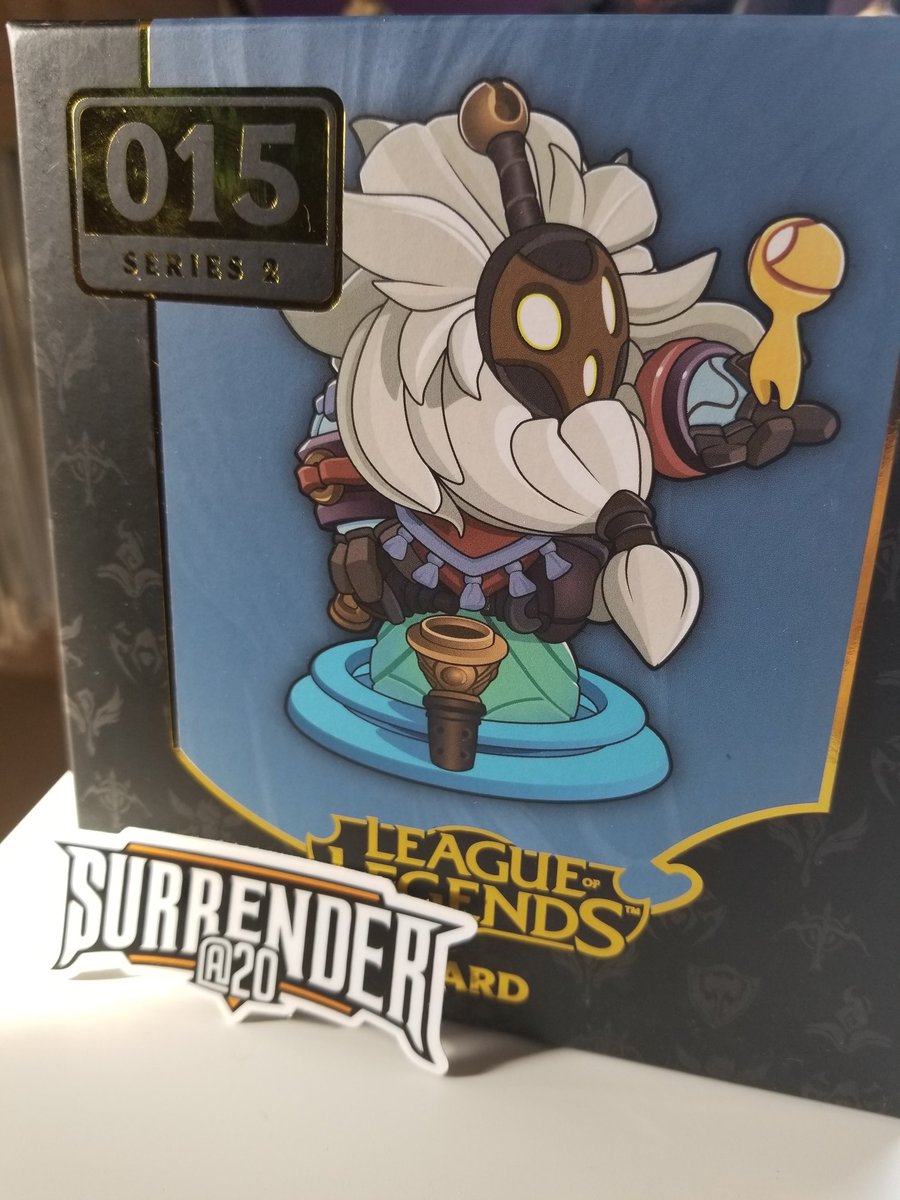 CHIME CHIME GIVEAWAY TIME! Retweet for a chance to win a BARD figure from S@20! Contest over @ 11:59 PM PST Sunday Nov. 19th.