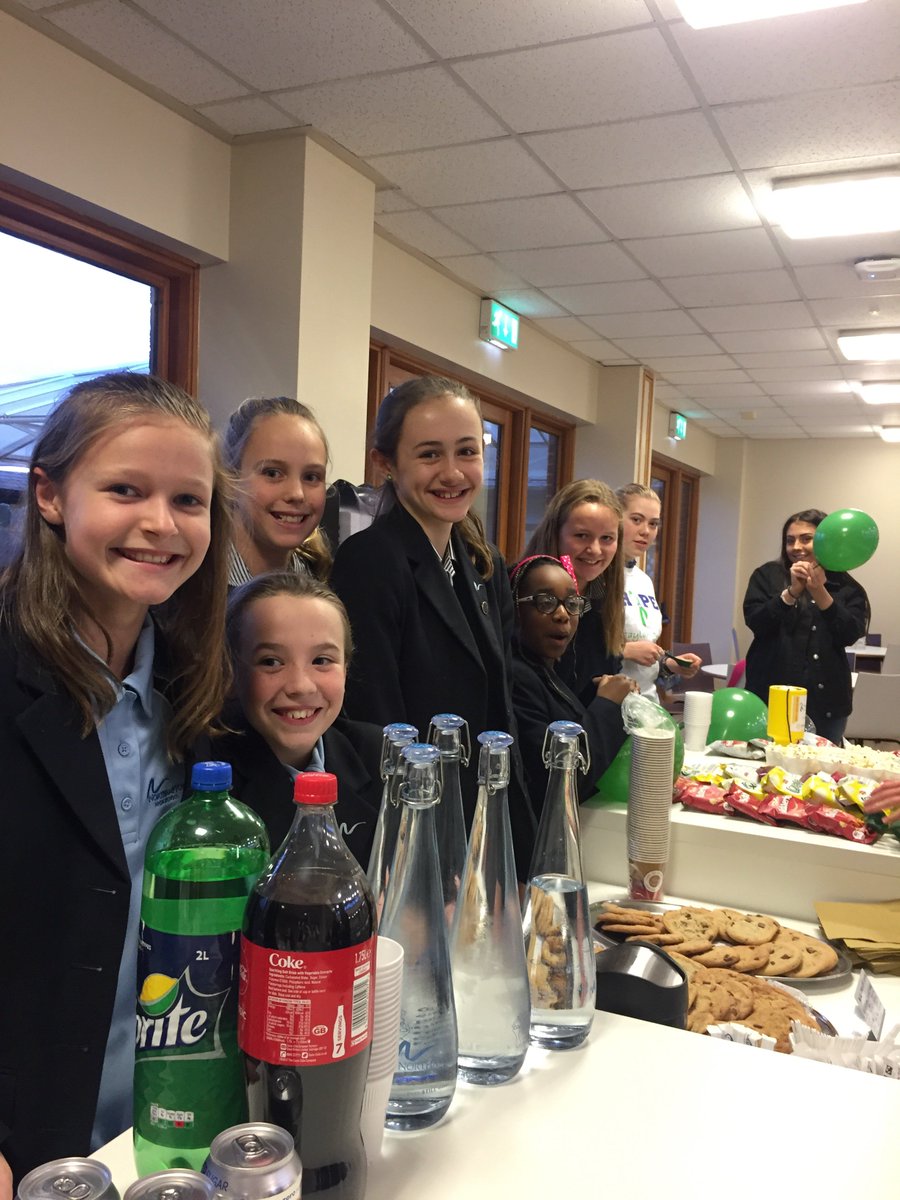 nhs_selene's tweet photo. Selene Charity Magic Show bake sale !! Thanks to everyone who helped and attended the show 💙💜🍰🍩🍿🍫🍬🍪🍭 https://t.co/WS4C4RML7S