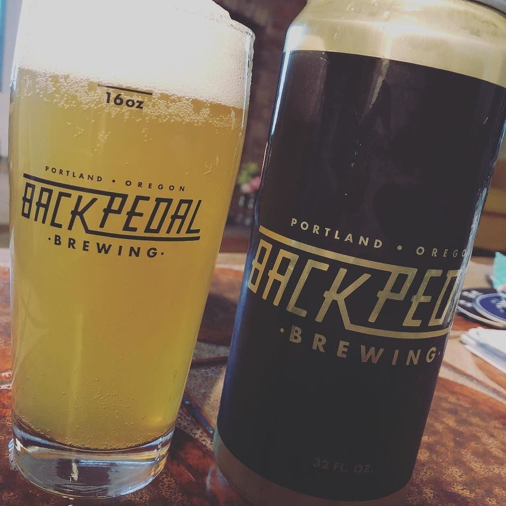 jameshswfc's tweet photo. My last memory of Portland.
.
Back Pedal Brewing - Flockahops
.
.
#craftbrew #craftbeeruk #craftbeergeek #craftbeerhour #craftbeerporn #beer #ipa #ukcraftbeer #ale #beergeek #beers #brewing #beersnob #beertogrophy #beerporn #beerstagram #instabeer #beer… https://t.co/3B0YVPNqCb https://t.co/qHED77atXV