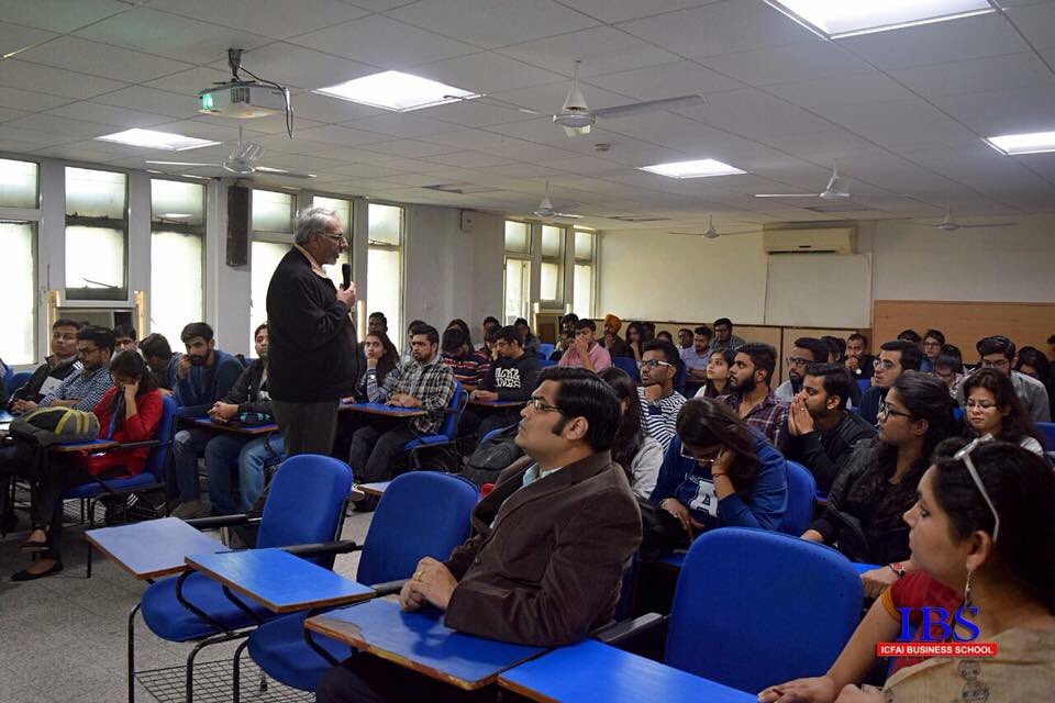 gurgaonibs's tweet photo. "You are the PRODUCT as well as the SALESPERSON in an interview"
IBS Gurgaon invited Mr. Sandeep Mann to guide the young future managers for their careers and give them few tips about how to crack an interview.
#guestlecture
#futuremanagers
#tipsforinterview
@IBSIndia1 https://t.co/MQMS4HCw02
