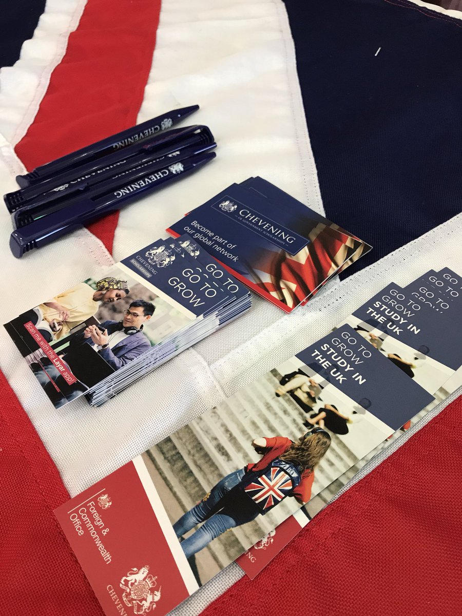 UKinElSalvador's tweet photo. Participando de la X Expobecas en @cancilleriasv promoviendo estudios en el #ReinoUnido🇬🇧 y nuestro programa de becas @cheveningfco https://t.co/whXIaxvCsP
