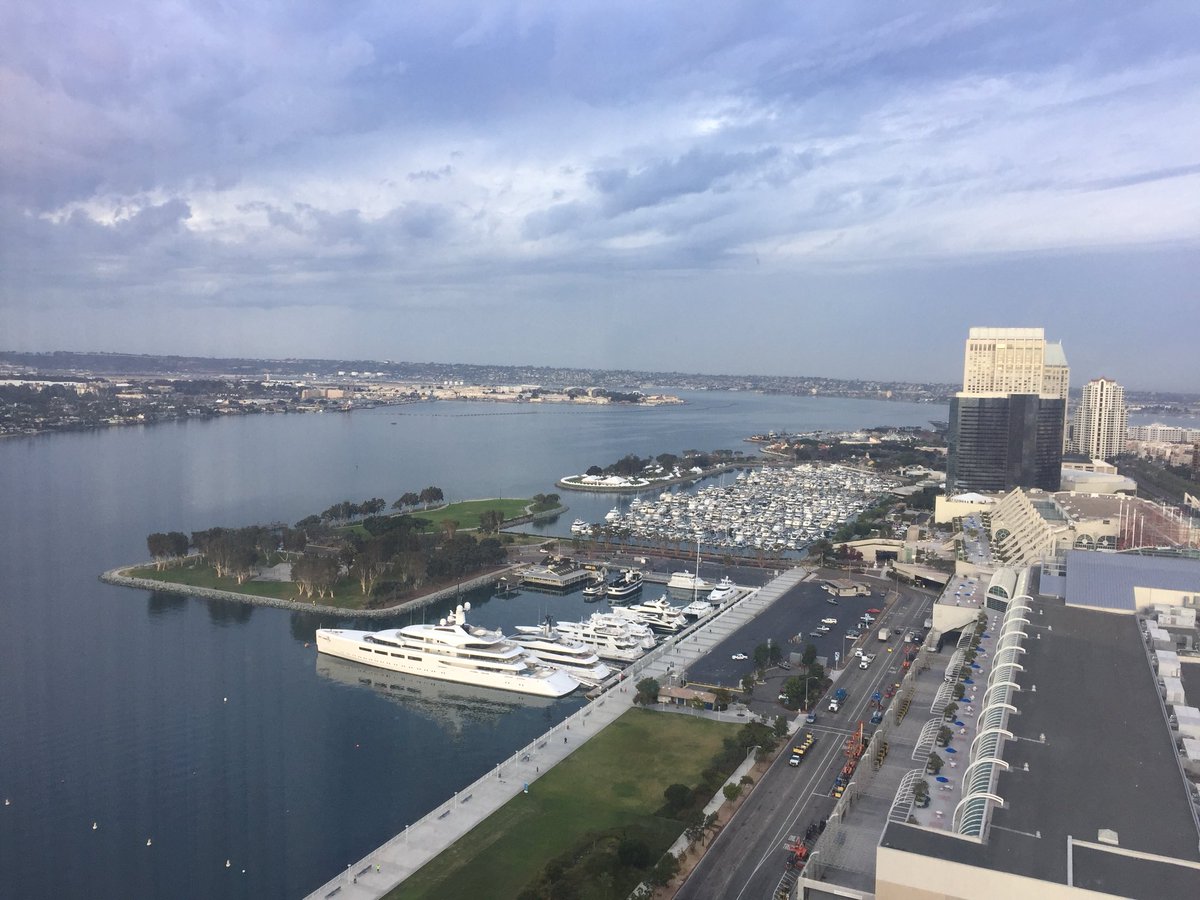creaturelove2's tweet photo. Thanks @HiltonHonors for upgrading me to this great room at @ABCTNOW #abct2017 at the @HiltonBayfront https://t.co/ceNph6di8L