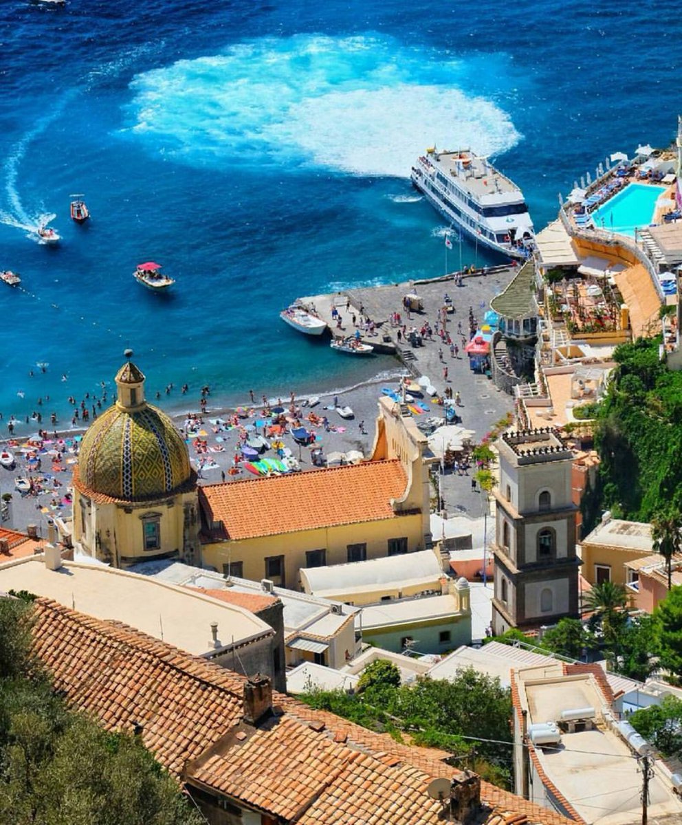 destinations00's tweet photo. بوسيتانو، ايطاليا 🇮🇹 https://t.co/4HgqdauIL4