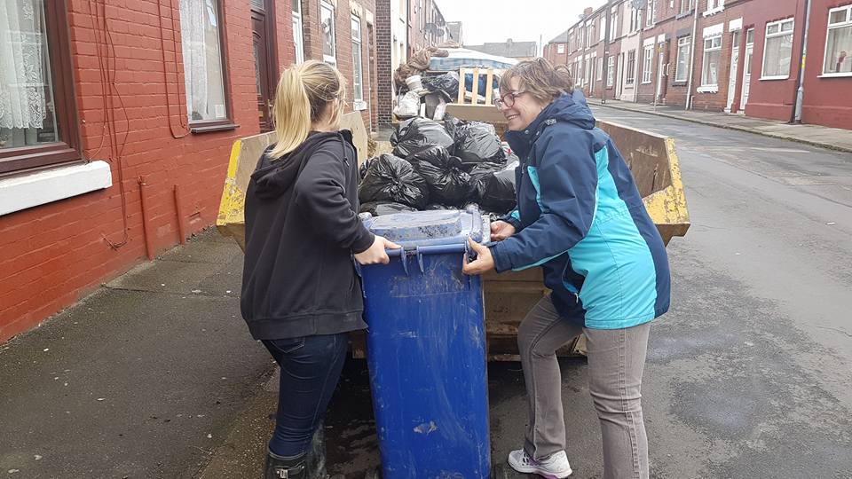 NRGiseBarnsley's tweet image. Thanks to everyone who attended the EB AGM 2017 -we launched our Social Impact Report 2016/7 here: bit.ly/2AYpEgm &amp;amp; extended the 17/18 community fund to 15/12/17  - more Solar 4 Skips!! @beisgovuk #community #solar @ethexuk @CharityBank @IgniteSocEnt #barnsleyisbrill