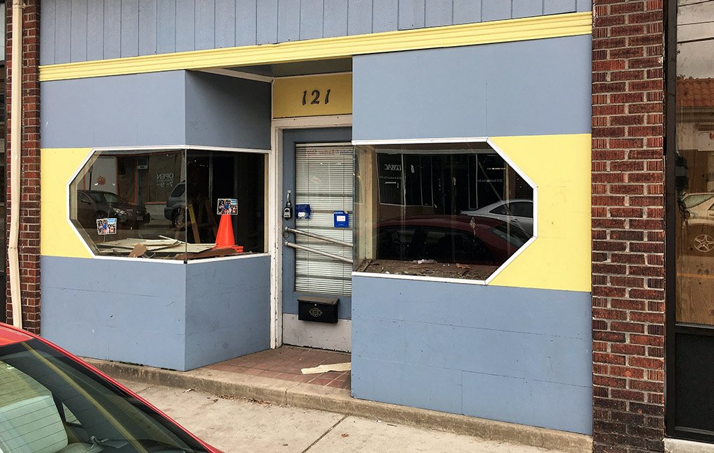 Local developer snaps up his 9th storefront along <a href="/Brookland_Park/">Brookland Park</a> Boulevard.  Times, they are a changing! richmondbizsense.com/2017/11/17/bus…