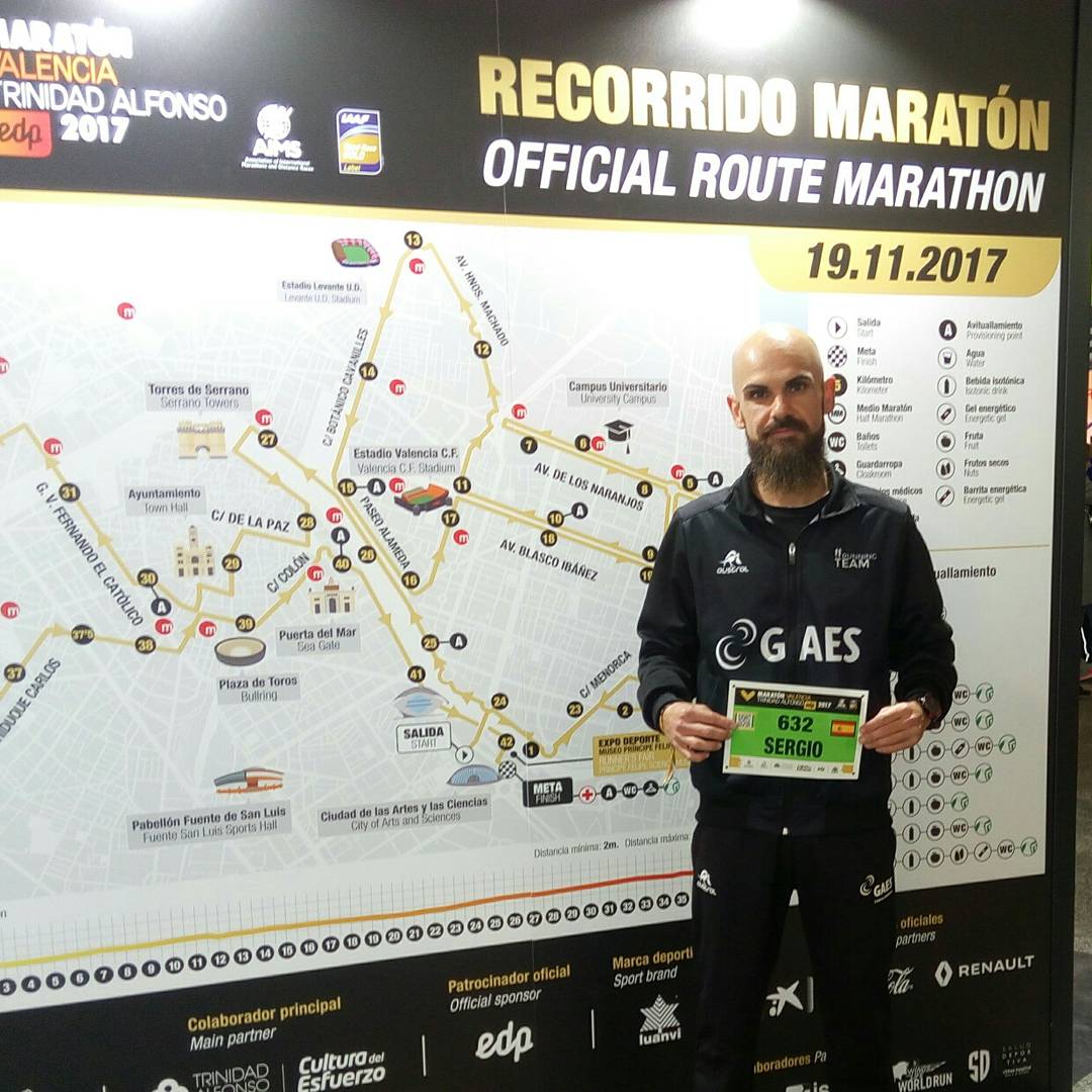 ElMelocotonRock's tweet photo. Mañanita por la feria del @maratonvalencia . Recogiendo el dorsal y disfrutando de la compañía de los compañeros del club en el stand de #GAESRunningTeam  👍☺😉. https://t.co/uWeDeU0D45