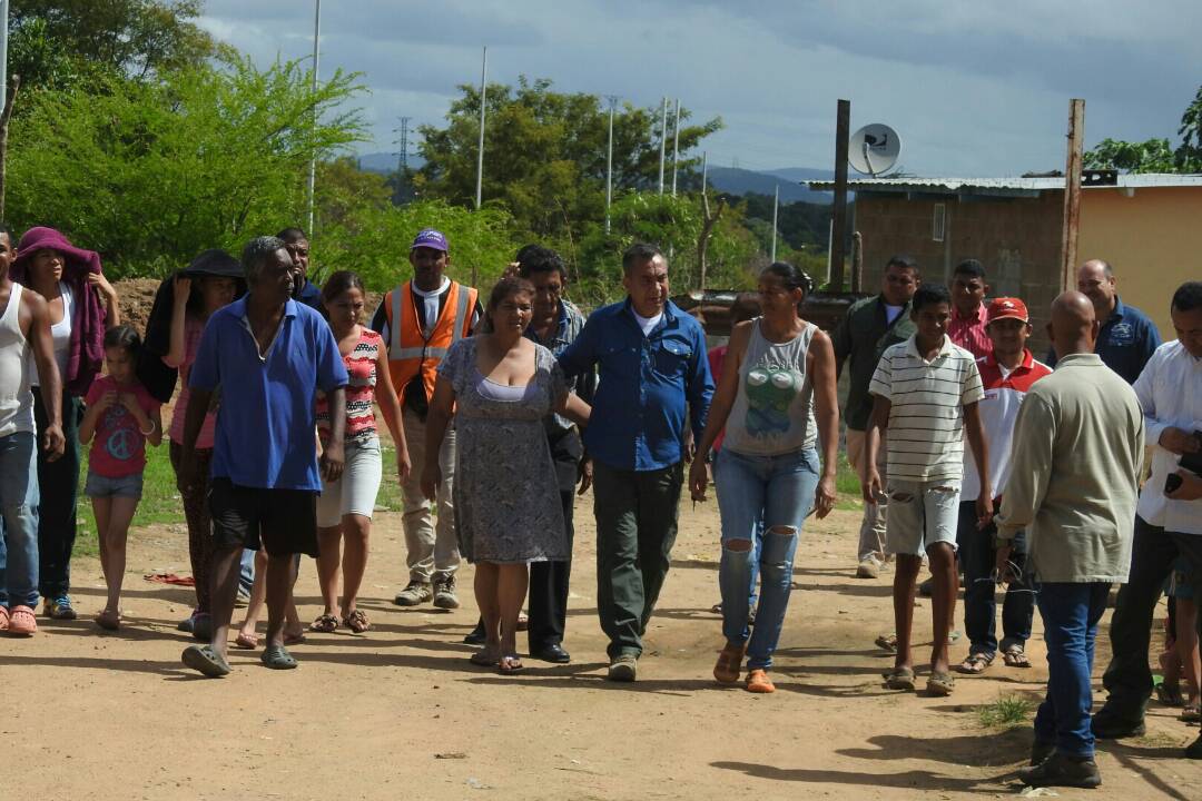 NoticiasCbo's tweet photo. El amor y el sentimiento de este Pueblo, no tiene precio! Y es así que nuestro gob. @JustoNogueraP sigue sin descando trabajando por ellos, ¡Él no vino ha ofrecer, sino a Trabajar! Para seguir siendo una #BolivarPotencia #JustoEsPueblo #VenezuelaPatriaDePaz https://t.co/6ZCHJKCzQt