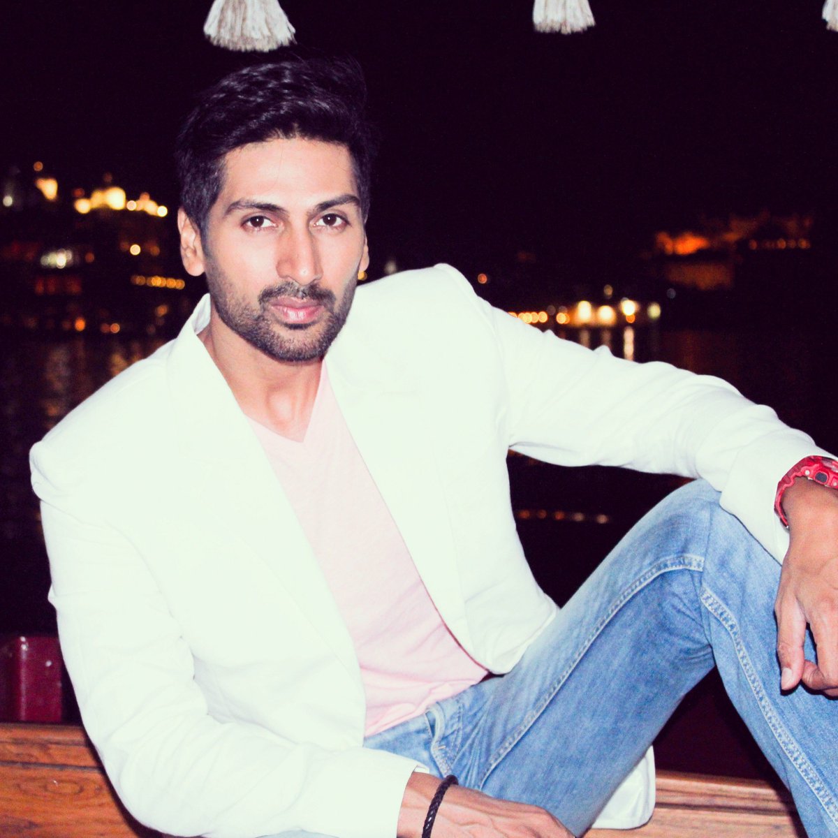 UrbanAsian's tweet photo. #RishikeshIngley: I am still a newcomer (in this industry).
#ShaktiAstitavKiEhsaasKi #Shakti
https://t.co/tcK4lXsXV2 https://t.co/2Tc6wCqVdW