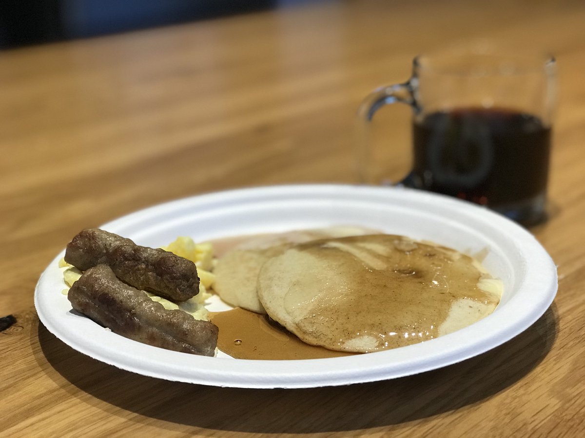 Pancake breakfast this morning to support <a href="/jenn_lagos/">Jenn</a> and the <a href="/JingleBellRunIL/">Jingle Bell Run/Walk</a> to support arthritis! #nomnom