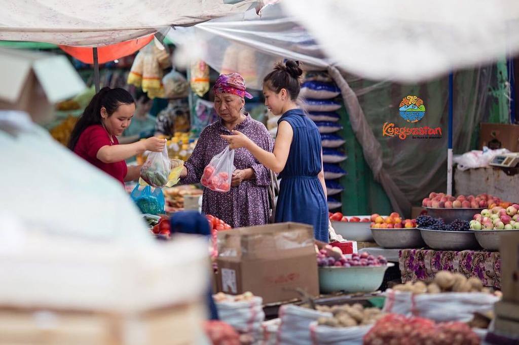 discoverKG's tweet photo. Shopping plans for the upcoming weekend? For those who wants to get a full experience of a middle east bazaars: visit @oshdestination #OshBazaar is one of the most ancient and largest markets in the Central Asia which is considered to be number one must-… https://t.co/oiiCFXBJms https://t.co/Cizs93xbuk