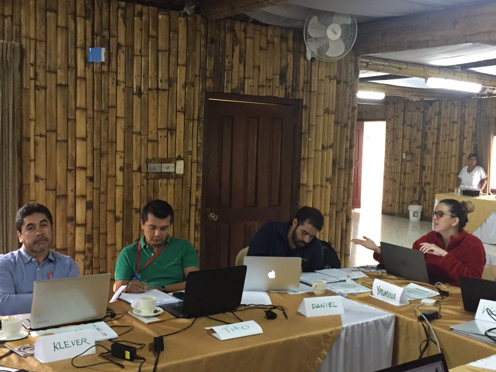 FEDAPAL's tweet image. Quinto día del curso internacional #AuditorLider #RSPO inicia con trabajo participativo de estudiantes @FEDAPAL @aexpalmaec @RSPOtweets @proforest @AgriculturaEc @BellaSosa14