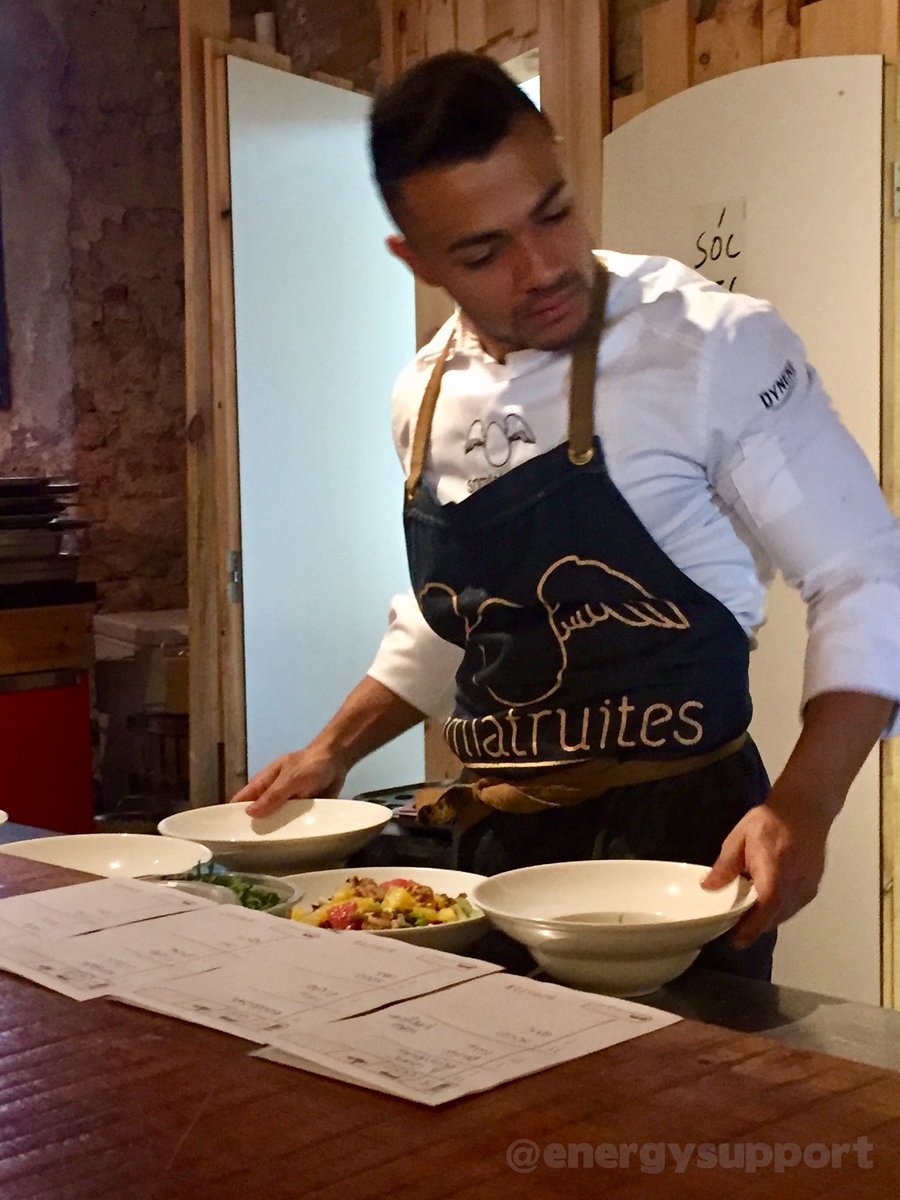 EnergySupport's tweet photo. Recordando mi paso por el #Rec016 y @somiatruitesDO , quiero FELICITAR al gran #cocinero y buen amigo #DavidAndrés por conseguir el título por tercer año consecutivo #SPYoungChef .
Ahora toca el título mundial en la final de Milán #SPYoungChef2018 @SanPellegrino 🥇Suerte #campeón https://t.co/Jk0brPxGQA