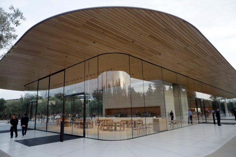 mac_club's tweet photo. #Apple inaugure son Visitor Center ce 17/11/17 en Californie ! 😀#Event https://t.co/gyDsmJM3N9 https://t.co/19SXRK6dYB