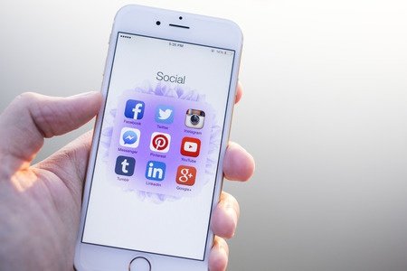 Ready_4_Social's tweet photo. #Salespeople want social media to solve all their problems. #SocialSelling  
https://t.co/DTcVJ43HG0 https://t.co/5rgoaDUsUi