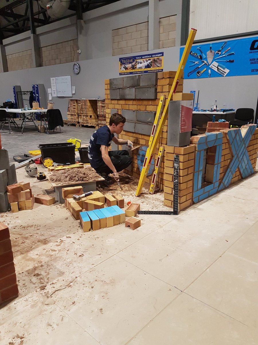 trowel63's tweet photo. NVQ2 @joe_ritchie97 has built the 2nd model today. Great effort! @FEBrooklands @OXtoolsUK @OX_Training @tilgear @CITB_UK @worldskillsuk #SkillsShow17 #SkillBuild2017 National Final https://t.co/FX5HhBEqTh