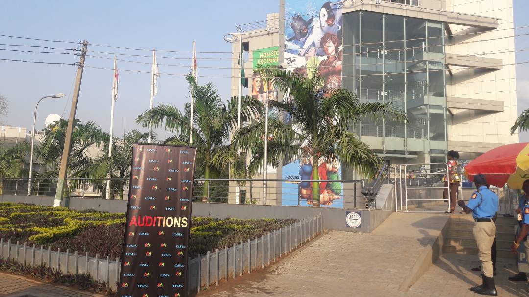 DStvNg's tweet photo. Current situation at the #AMAuditions in Abuja. So many talented aspirings came out today with the hopes of becoming the next big TV star. A long day ahead for the #AMAuditions team. https://t.co/PlelhtbS9G