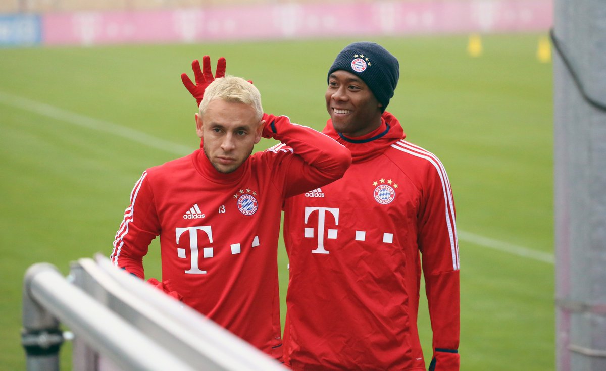 FCBayern's tweet photo. 🤣 @David_Alaba @R13_official https://t.co/WjnKQ2a26I