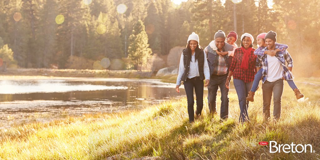 Crackers + nut butter = a hiker's best friend. Just pack your favorites and you'll be ready for #NationalTakeAHikeDay
