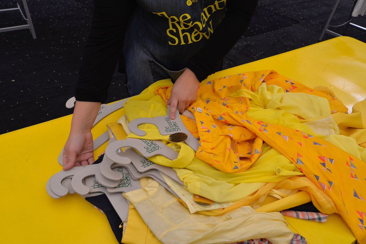 Muni_provi's tweet photo. 👗♻️👕#RECICLATUROPA: HOY ÚLTIMO DÍA. Te esperamos de 13:00 a 19:00 horas en el Jardín de las Artes de @CulturaProvi, para que seas parte de la campaña por la Prevención de Residuos Textiles. ¡Lleva tu ropa! #Repara #Reinventa #Recicla https://t.co/gsstR8ekk9