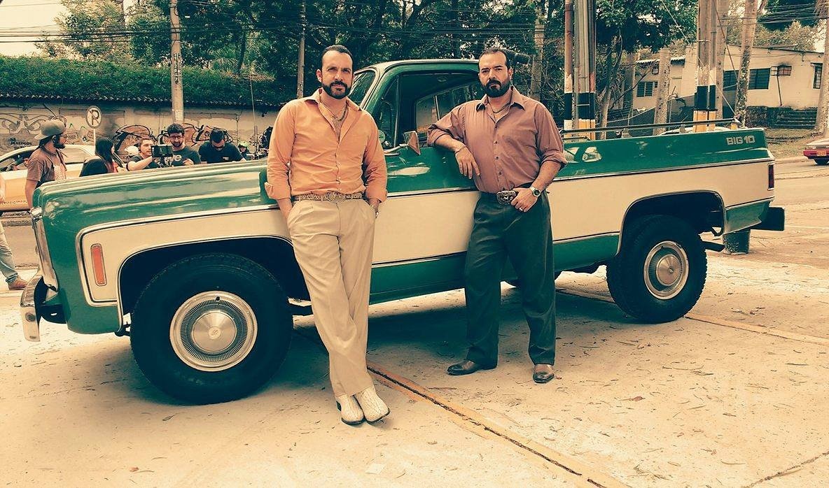 RoberUscanga's tweet photo. Los Carnales... @ElChapoLaSerie  @dynamocine @univision @uninovelas @antoniodlavega #eljefedejefes #elbotasblancas #LosBernalLeyva #LosHermanosBernalLeyva #LosCarnales #puroguapo #BarbaCerrada #ElChapoTV #ElArriero #ArrierosSomos https://t.co/sZaFVFPsFV