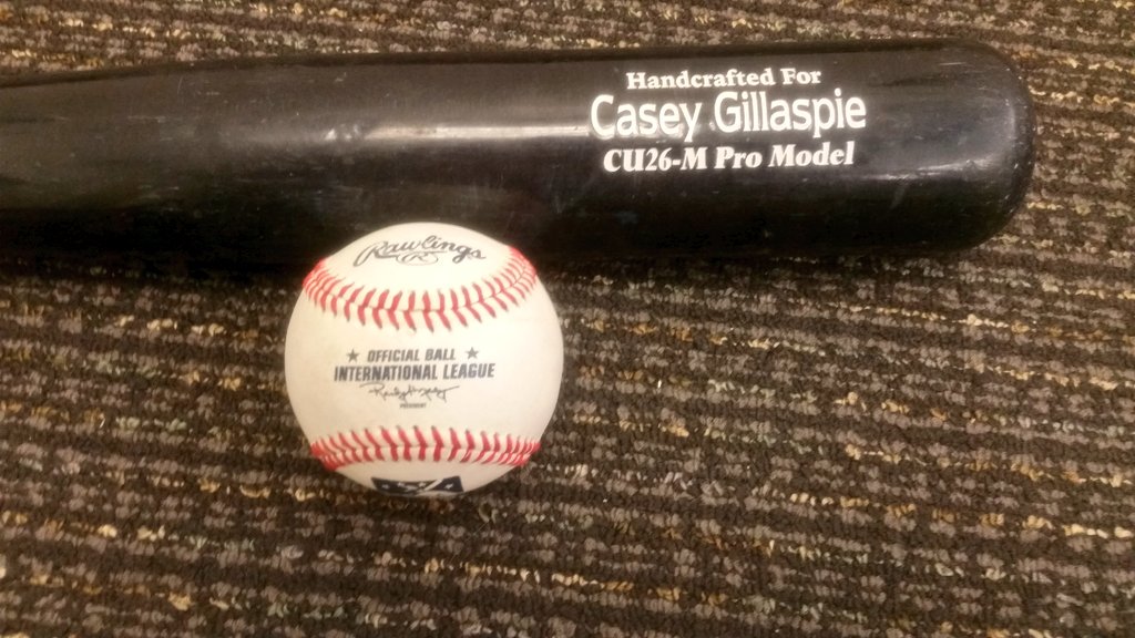KnightsBaseball's tweet photo. #KnightsFreebieFriday continues today! RT this Tweet &amp; follow the @ArmorShoppe by 5 PM today for a chance to win a game ball &amp; a @BigCaseDawg16 broken game-used bat. https://t.co/AQlA6AZxsd
