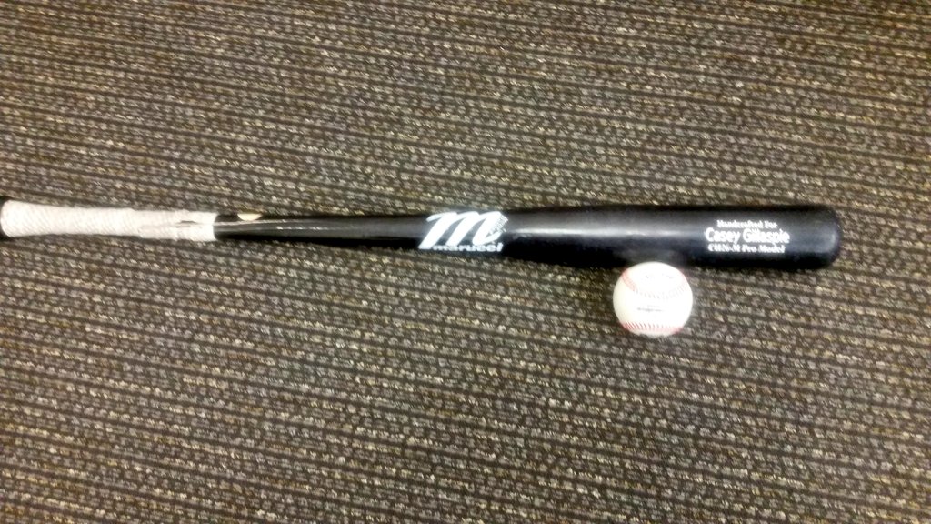 KnightsBaseball's tweet photo. #KnightsFreebieFriday continues today! RT this Tweet &amp; follow the @ArmorShoppe by 5 PM today for a chance to win a game ball &amp; a @BigCaseDawg16 broken game-used bat. https://t.co/AQlA6AZxsd