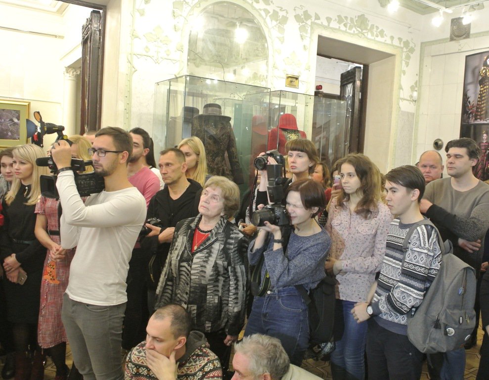 Александр Кузьмичев выступил на открытии выставки «Вячеслав Зайцев. Экспромт».ivgorduma.ru/news/-3540