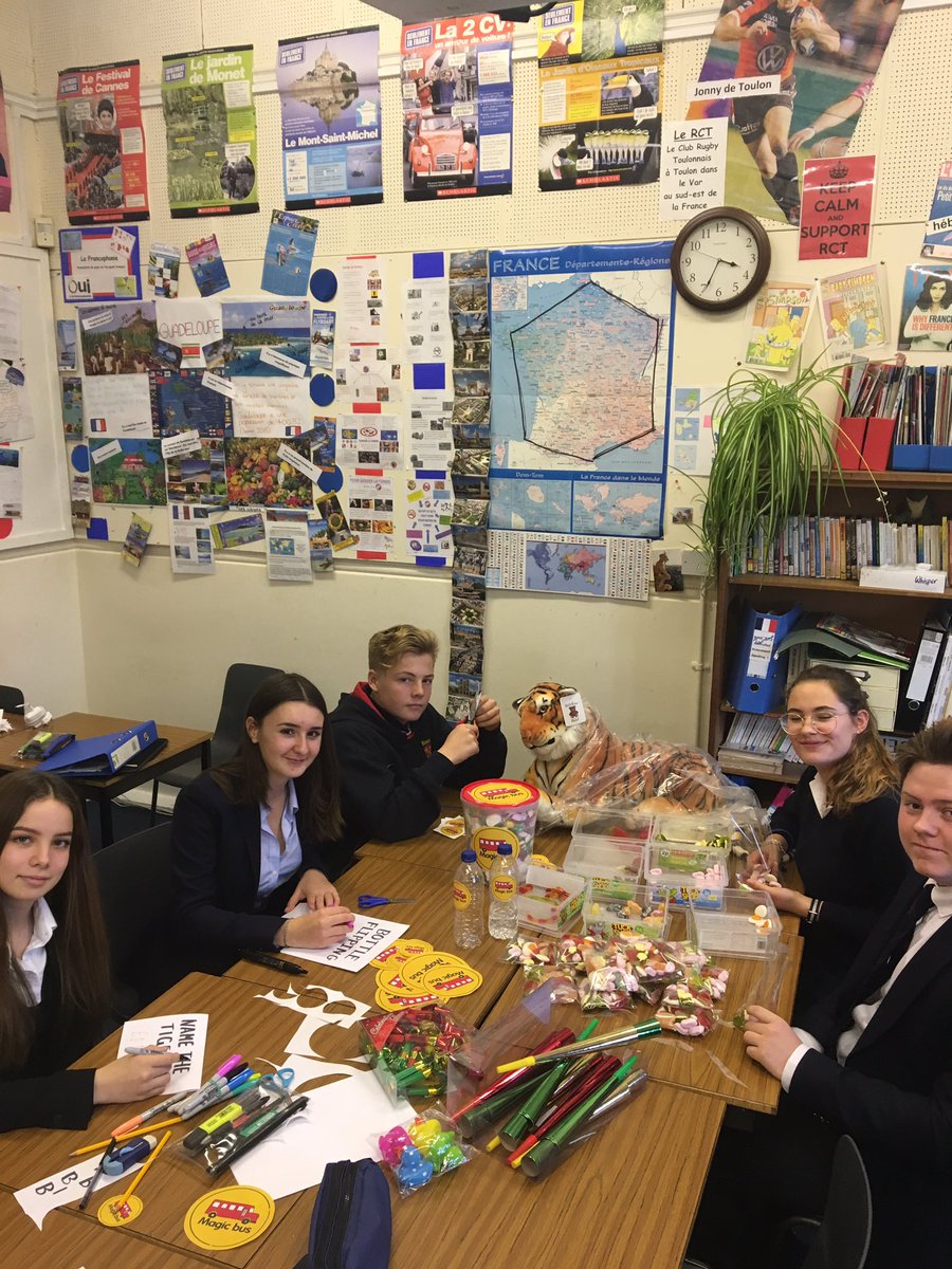 FelstedMagic's tweet photo. Final preparations for the Magic Bus stall at the @felstedprep Christmas Fair tomorrow 🌲🚌 ...bottle flipping...name the tiger🐯 and guess number of sweets in the jar...#fun #fundraising #MagicBus https://t.co/pblpwhIAVL